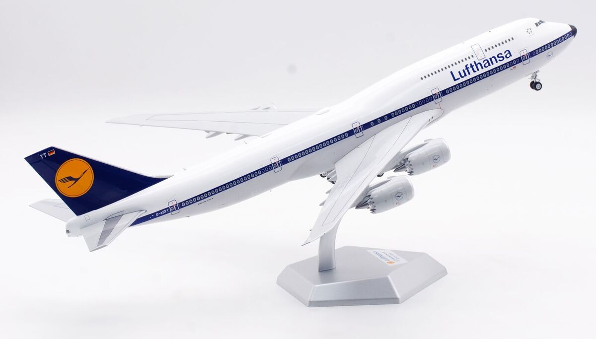 SQ Wings 1:200 Lufthansa Airlines Boeing 747-8 Diecast SQ Wings 1:200 Lufthansa Airlines Boeing 747-8 Diecast