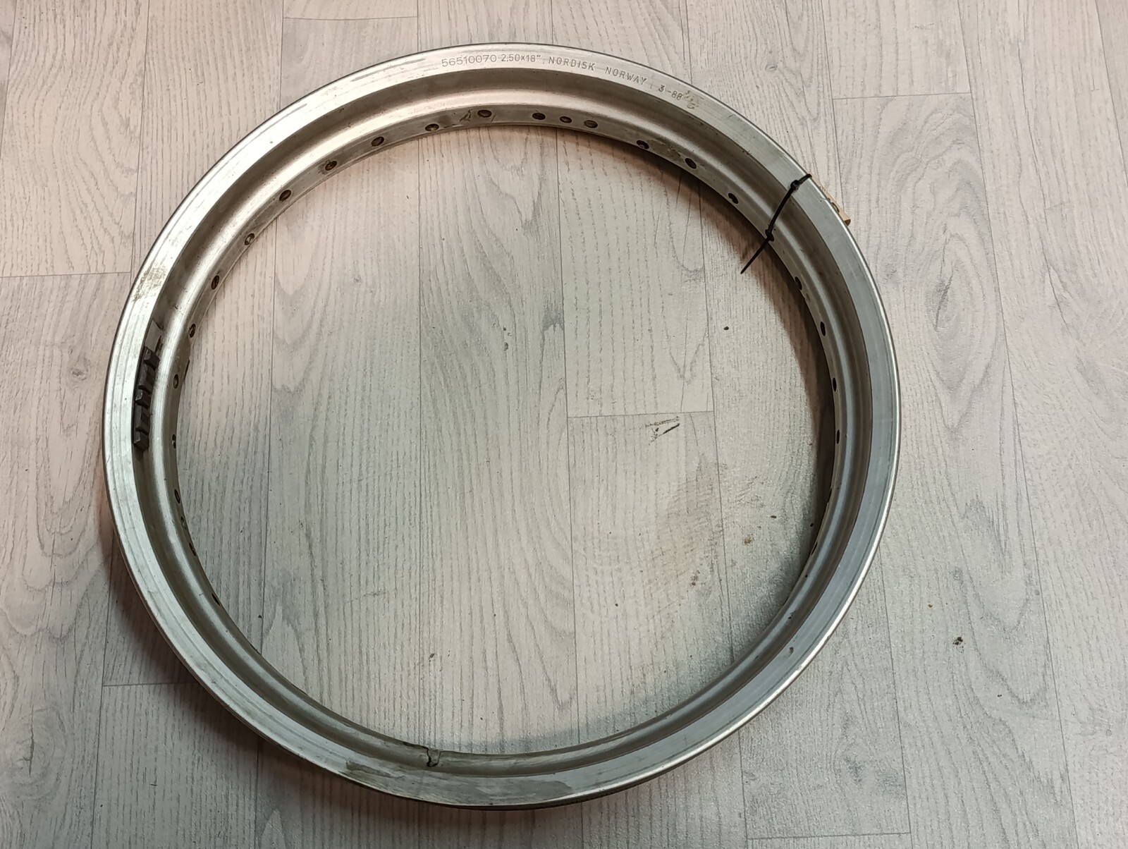 Anillo de llanta llantas Nordisk 2.50x18" 3-88 56510070 n.º2003184 adecuado para KTM LC4