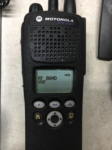 MOTOROLA XTS2500 II Model 2 VHF 136-174mhz P25 Digital Radio H46KDF9PW6BN 2500 - Picture 7 of 12