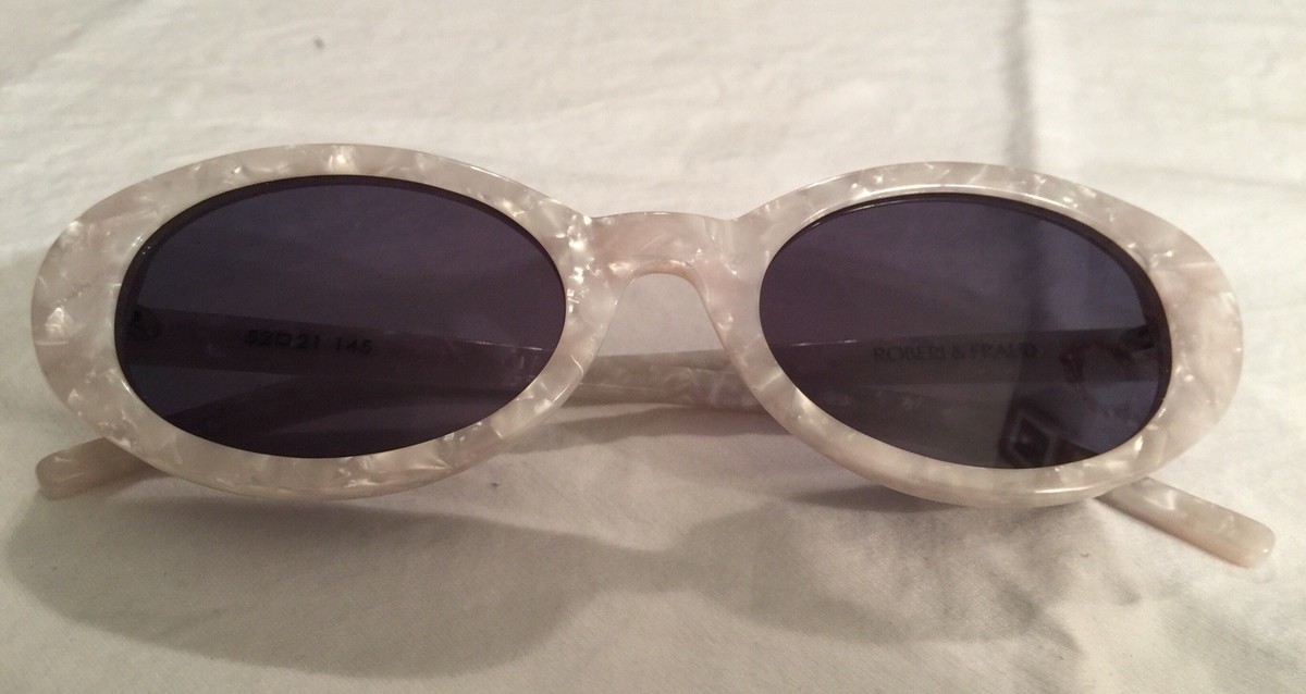 Roberi and Fraud White BABY BETTY Sunglasses White Perl White_Frances_Sunglasses1.png?  main image 2