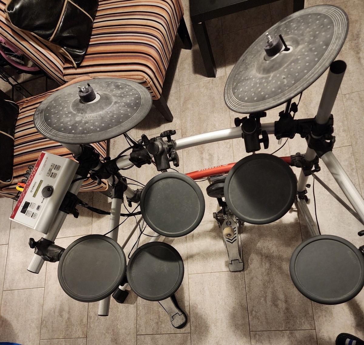 Yamaha DTXPRESS IV Standard Electronic Drum Kit. Working