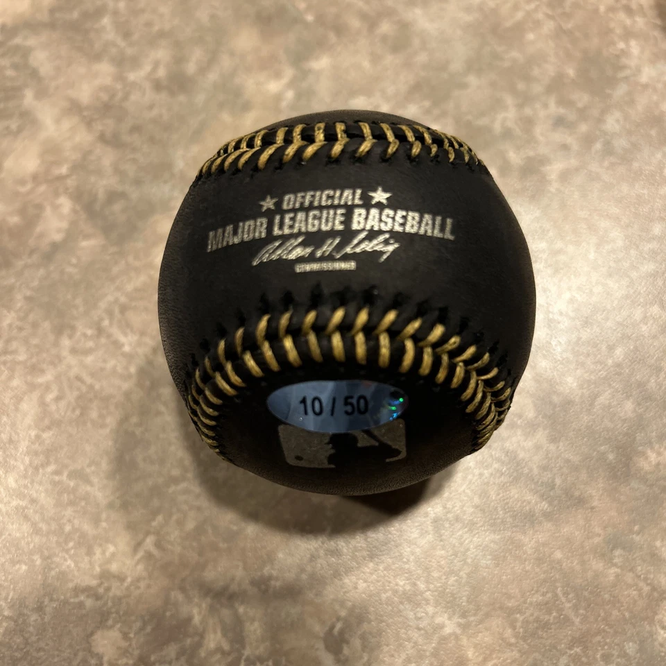 Memorabilia de béisbol firmada por Derek Holland Rawlings OML NEGRA, certificado de autenticidad #10/50 Foto 2 de 4