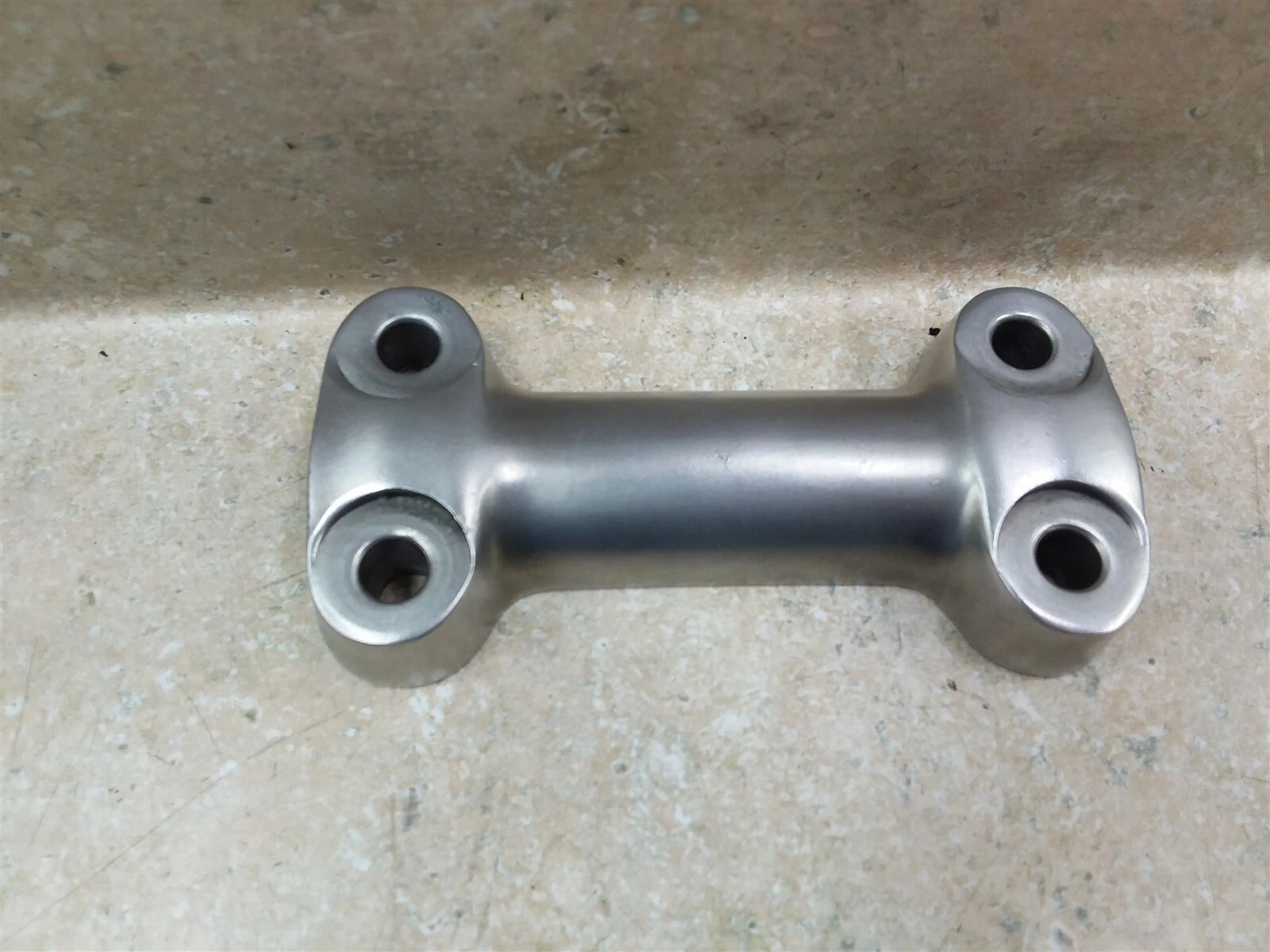 Honda 305 CL77 SCRAMBLER Handlebar Clamp Cover 1964 1965 PA AP-311