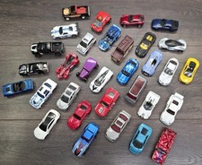 LOT OF 32 HOT WHEELS MATCHBOX HOTWHEELS CARS  TRUCKS DIECAST VEHICLES LOOK