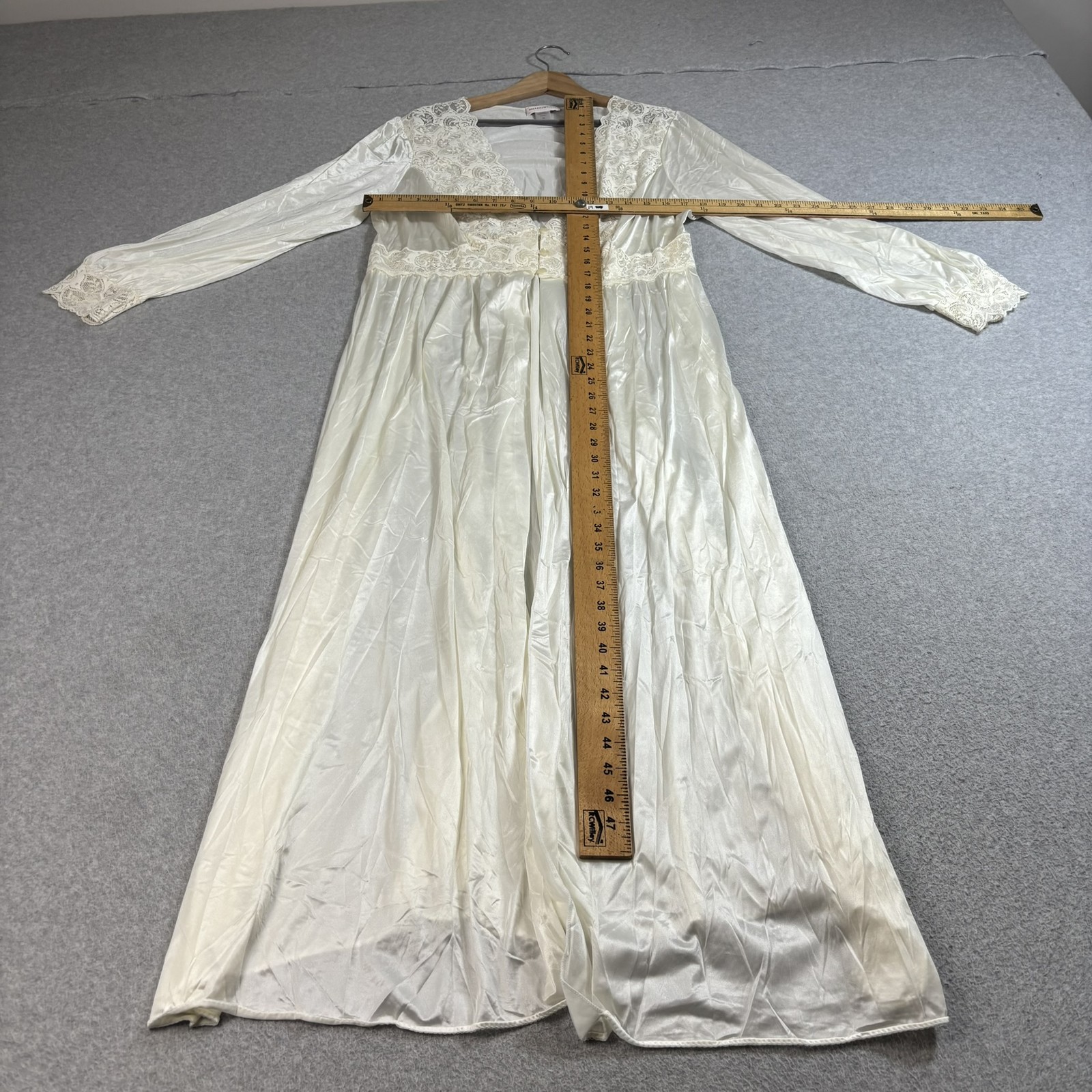 Shadowline Nightgown Robe Set Women 1X White Nylon Lace Peignoir Full Sweep Belt