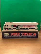 2000 Hess Toy Fire Truck with Ladder - New In Box! Works! Mint condition!👀🔥🔥