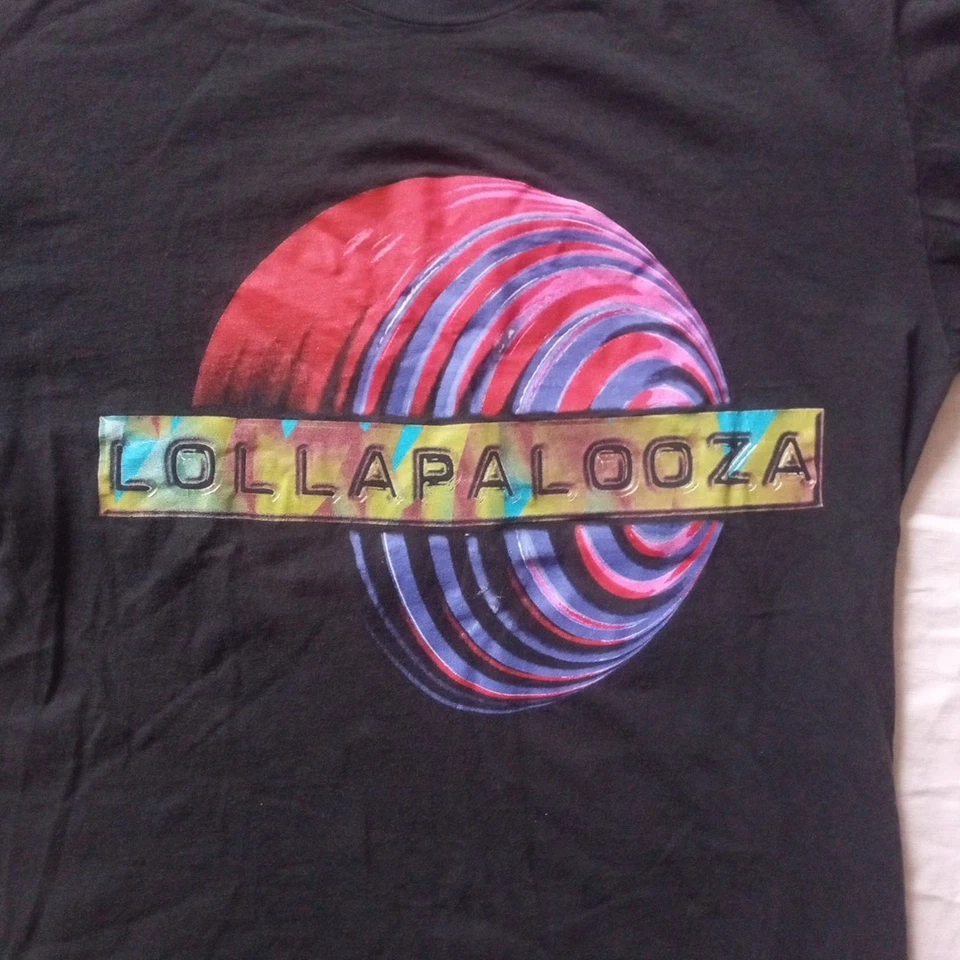 Camiseta del Festival de Música Lollapalooza 1996 - Hanes Grande Para Hombre Negra De Colección Foto 2 de 4