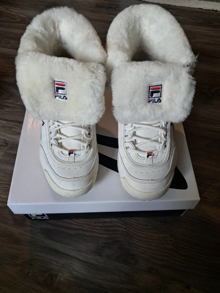 Botas FILA Disruptor de piel de oveja para mujer invierno moda marfil talla 7,5 Foto 2 de 4