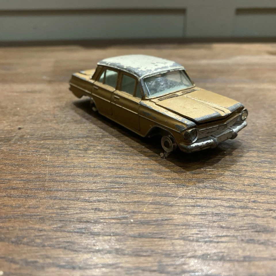 RARE Dinky Toys Holden Special Sedan, No 196, Bronze, Original, 1963, Rare, #762 - Image 3 of 4