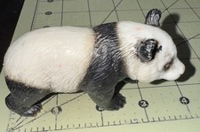 Schleich Giant Panda Bear Wildlife Zoo Animal Figure Toy Figurine 2001 3.5"