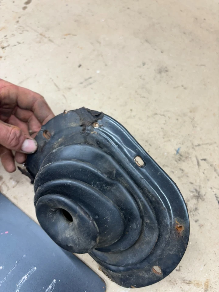 1973 1979 Ford Truck F250 F150 F350 Np205 Shift Boot Shifter Shroud 1978 DECENT - Image 4 of 4