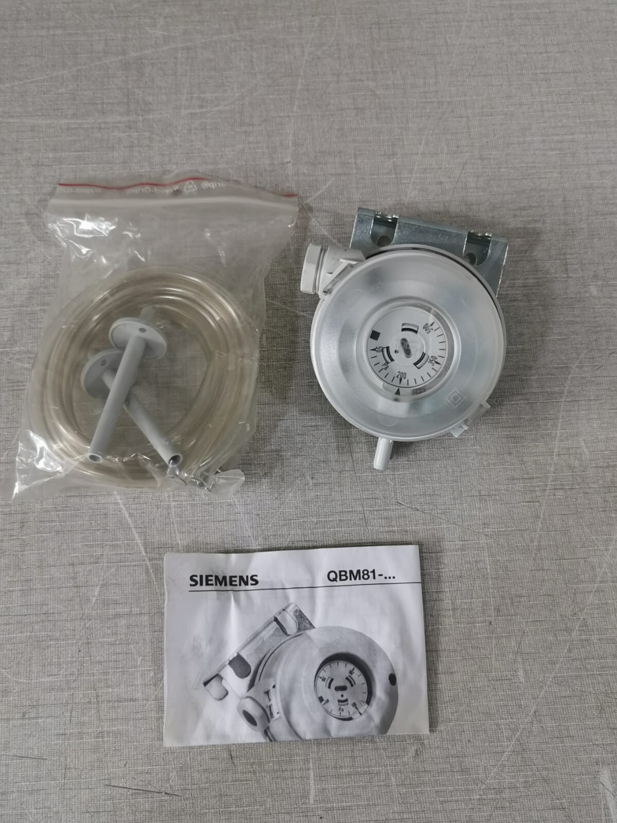 LOT 3 Siemens QBM81-5 Differential Pressure Monitor/Switches - NEW WITHOUT BOX