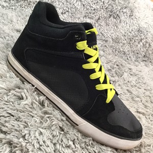 airwalk patent leather shoes