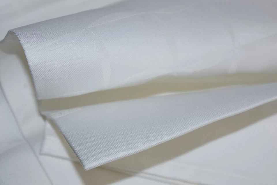 $375 NEW FRETTE Adam Tihany Tablecloth Check White Nice weight COTTON - Image 2 of 4