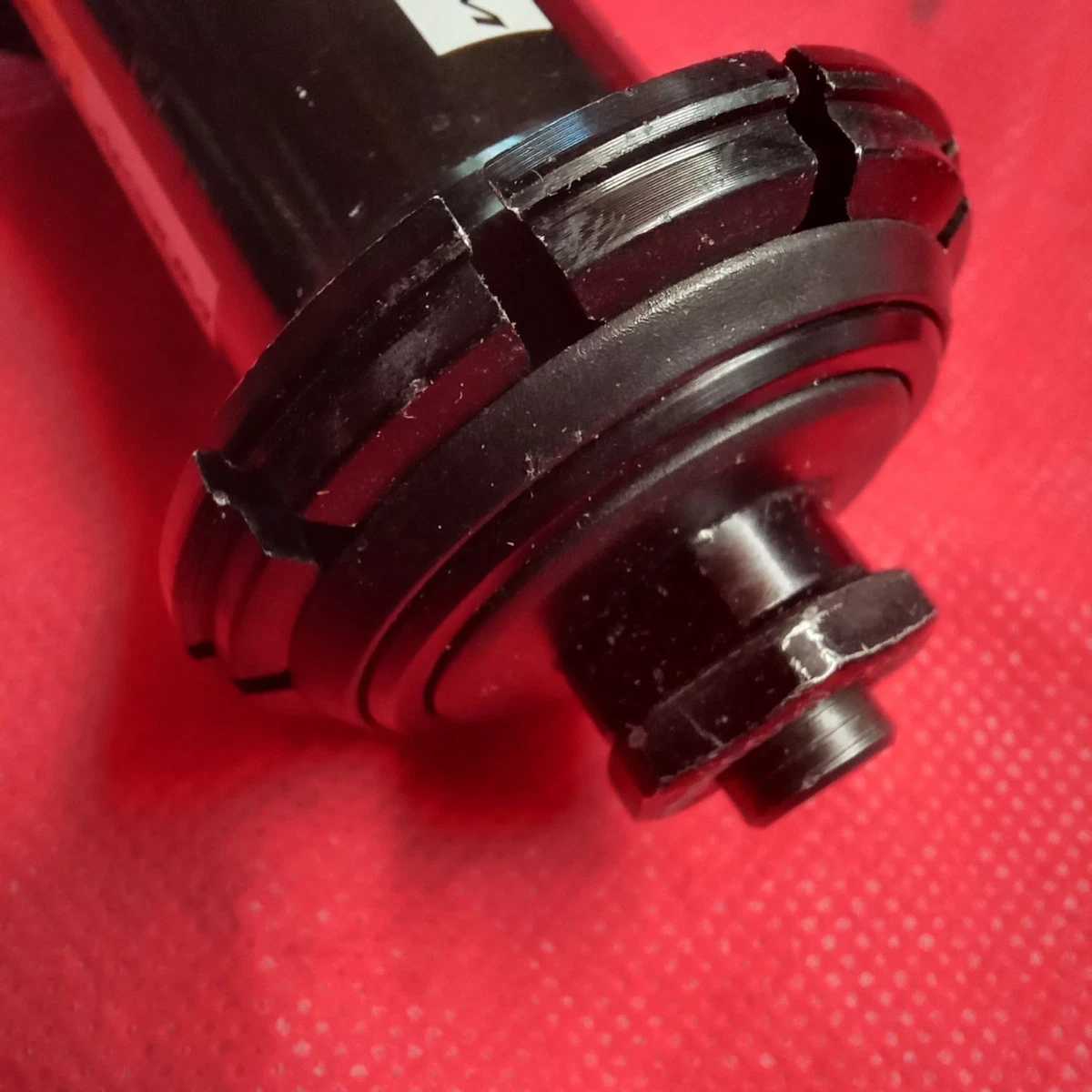 HUB DELANTERO MAVIC AKSIUM 20 HOLS