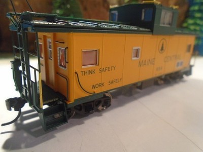 ATLAS HO SCALE DIE CAST MAINE CENTRAL CABOOSE No 656, NEAR MINT    5-68-1-15