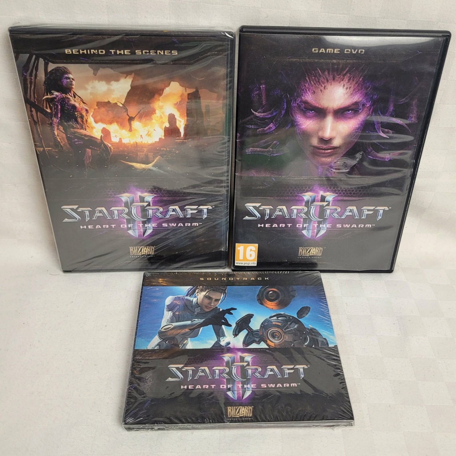 STARCRAFT II 2 HEART OF THE SWARM EXPANSION + brand new Soundtrack cd and Doc