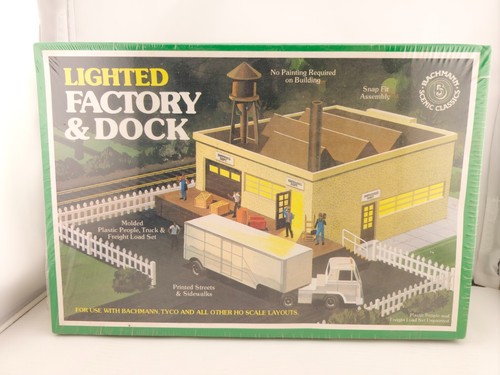 Bachmann Escala HO 492-2575 Iluminado Fábrica y Muelle Kit de Construcción Diseño de Tren NUEVO | Condition: New