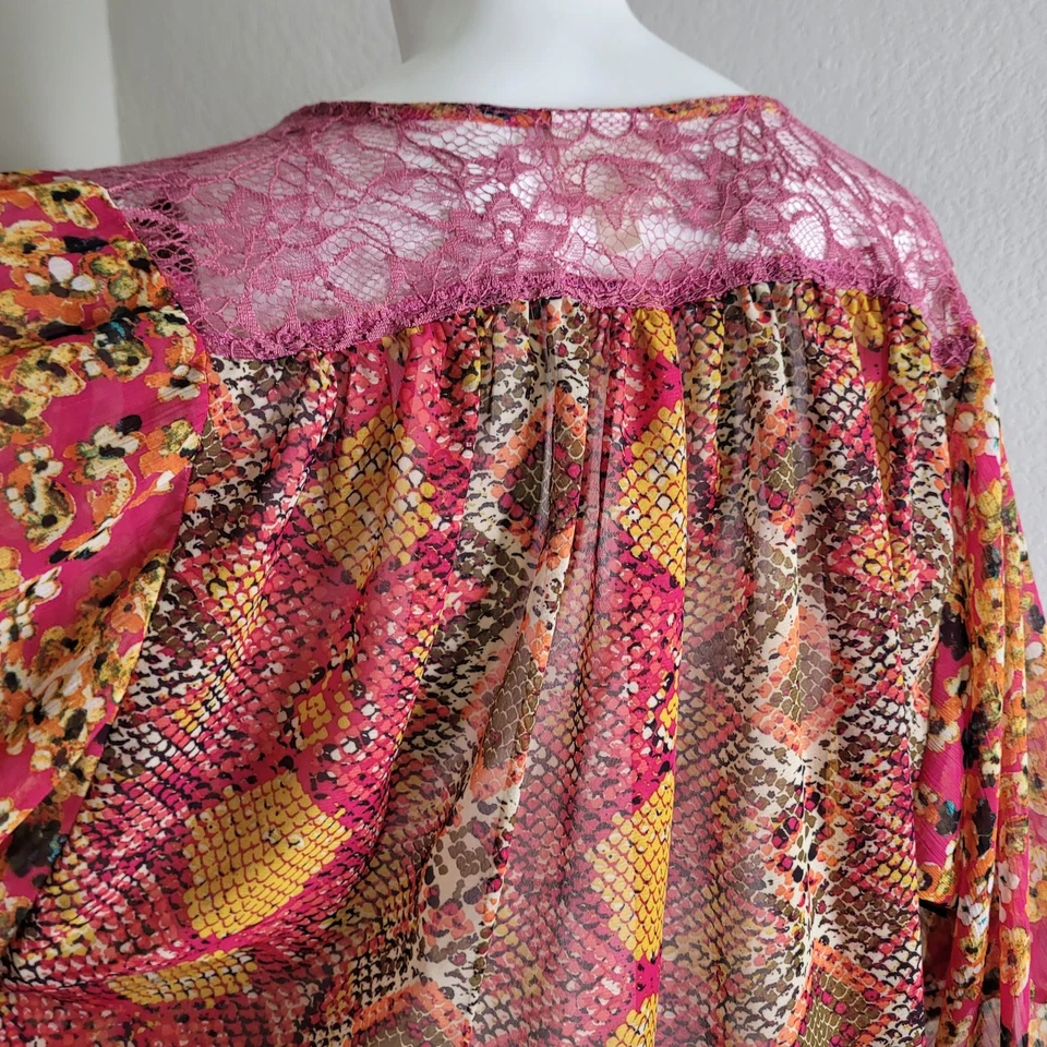 Fig & Flower Small blouse women top sheer floral button patchwork lace hi-low - Image 4 of 4