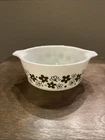 Vintage Pyrex Crazy Daisy Spring Blossom 472 1 1/2 Pt Casserole Dish (no lid)