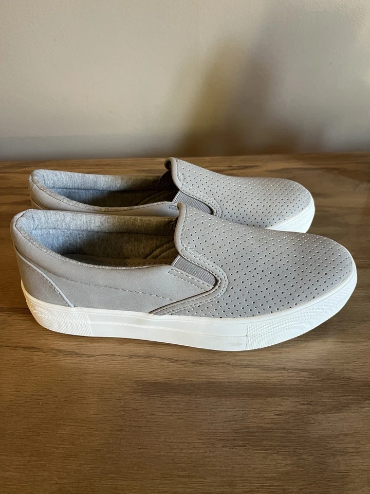 Soda Zapatos Mujer 8 Zapatillas Sin Cordones Gris Imitación Cuero Perforado Informal Comodidad Foto 2 de 4