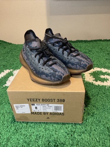 yeezy boost covellite