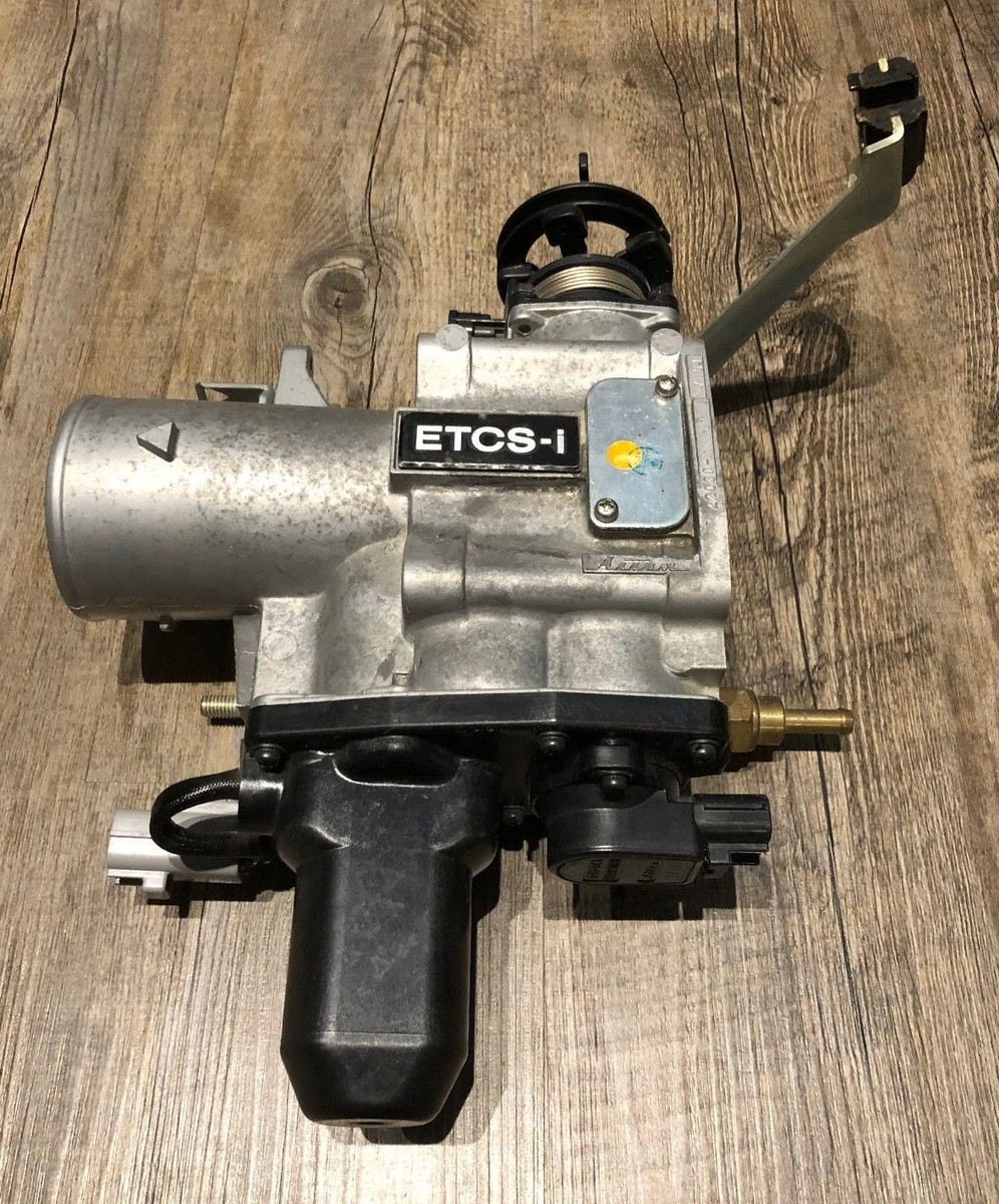 Genuine Lexus GS300 Throttle Body 1998-1999 22030-46150 2JZGE