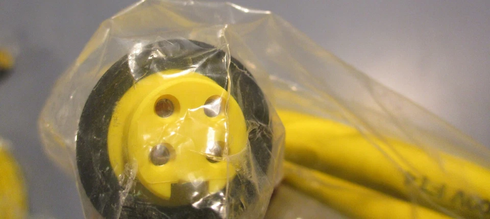 Juego de 5 cables de conectividad Molex 1300100865 Brad 114030K12M020 2 metros de largo Foto 3 de 4