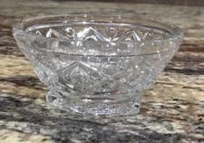 OPEN SALT CELLAR CUT GLASS ON SIX SIDED BASE EX COND