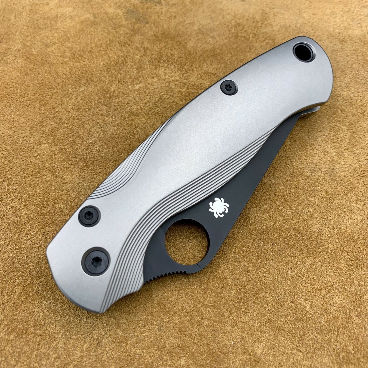 Spyderco Paramilitary 2 C81GPBK2 w/ Custom Titanium