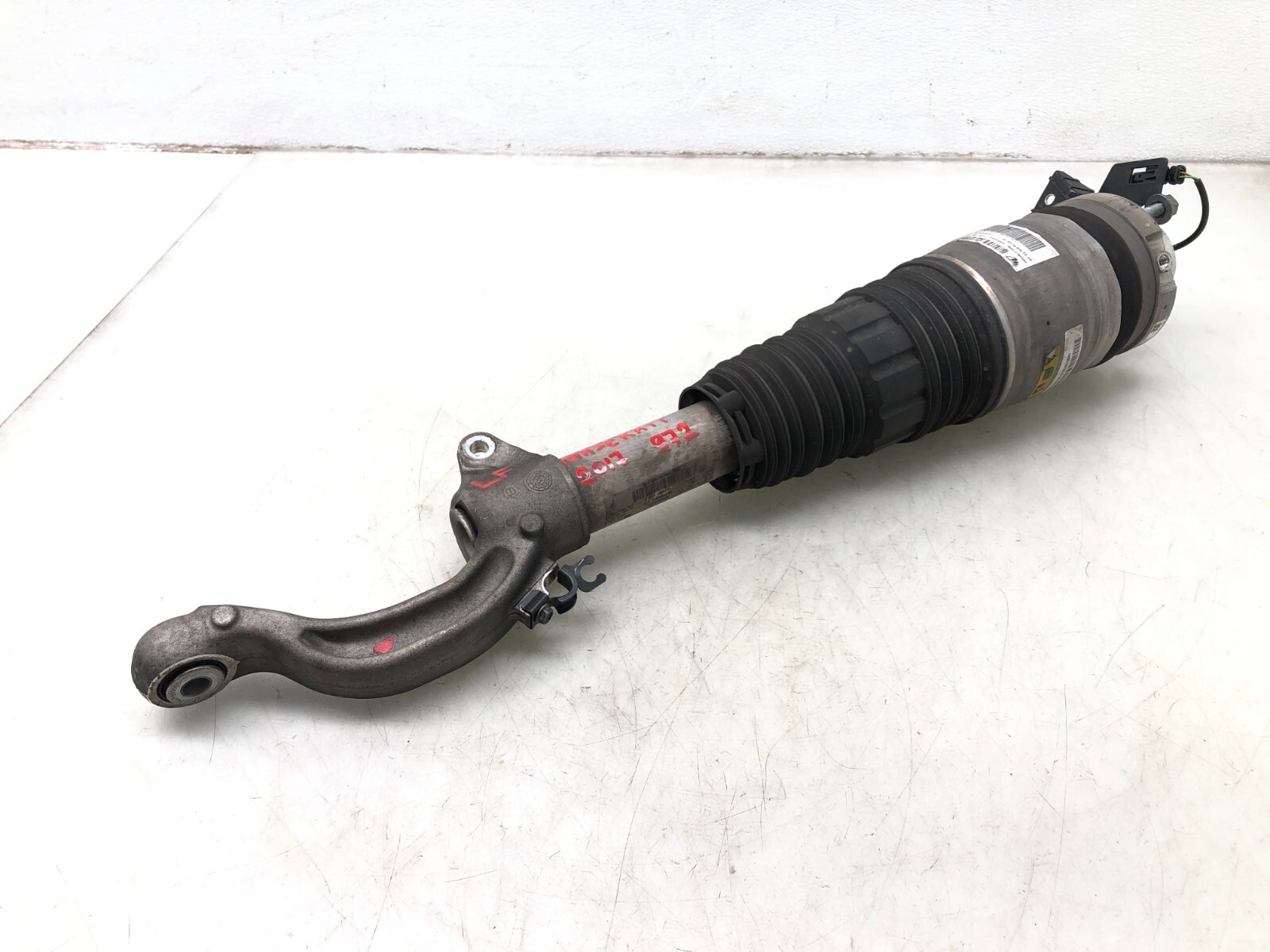 2017-2022 MASERATI LEVANTE S AWD LEFT DRIVER FRONT AIR SHOCK STRUT ABSORBER OEM.