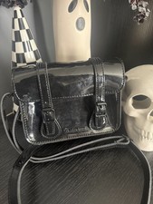 Borsa a tracolla Dr Martens Mono nera 7 pollici in pelle verniciata lucida