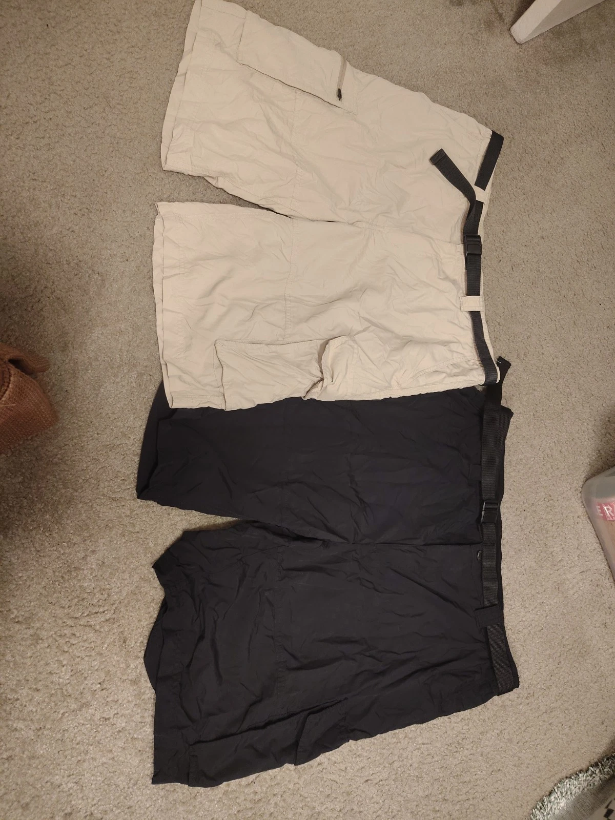 Columbia Mens Cargo Shorts Lightweight 40 x 12 Unworn. Belts / Zipper Pocket