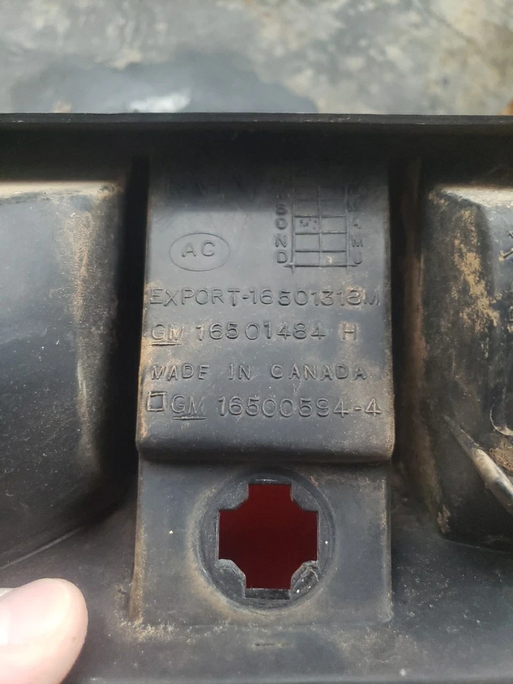 Chevrolet S10 Blazer Jimmy S15 1983-1994 luz trasera freno freno paso derecho Foto 4 de 4