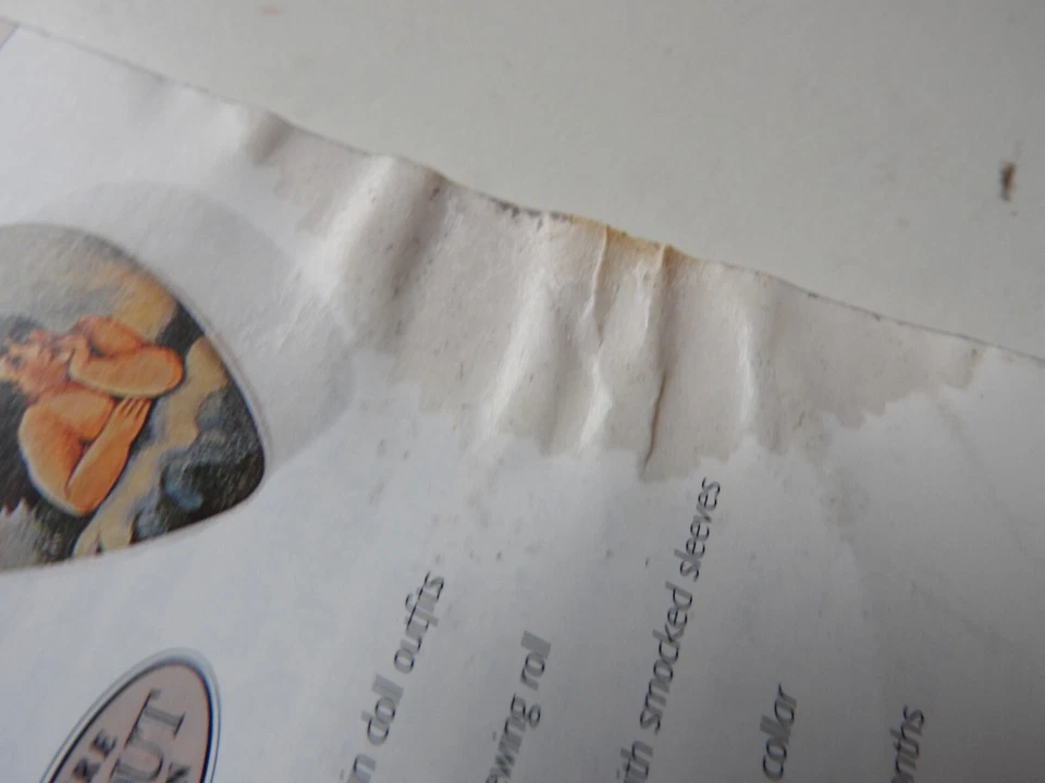 Australian Smocking & Embroidery magazine No 32 from  1995 complete w/ patterns - Image 4 of 4