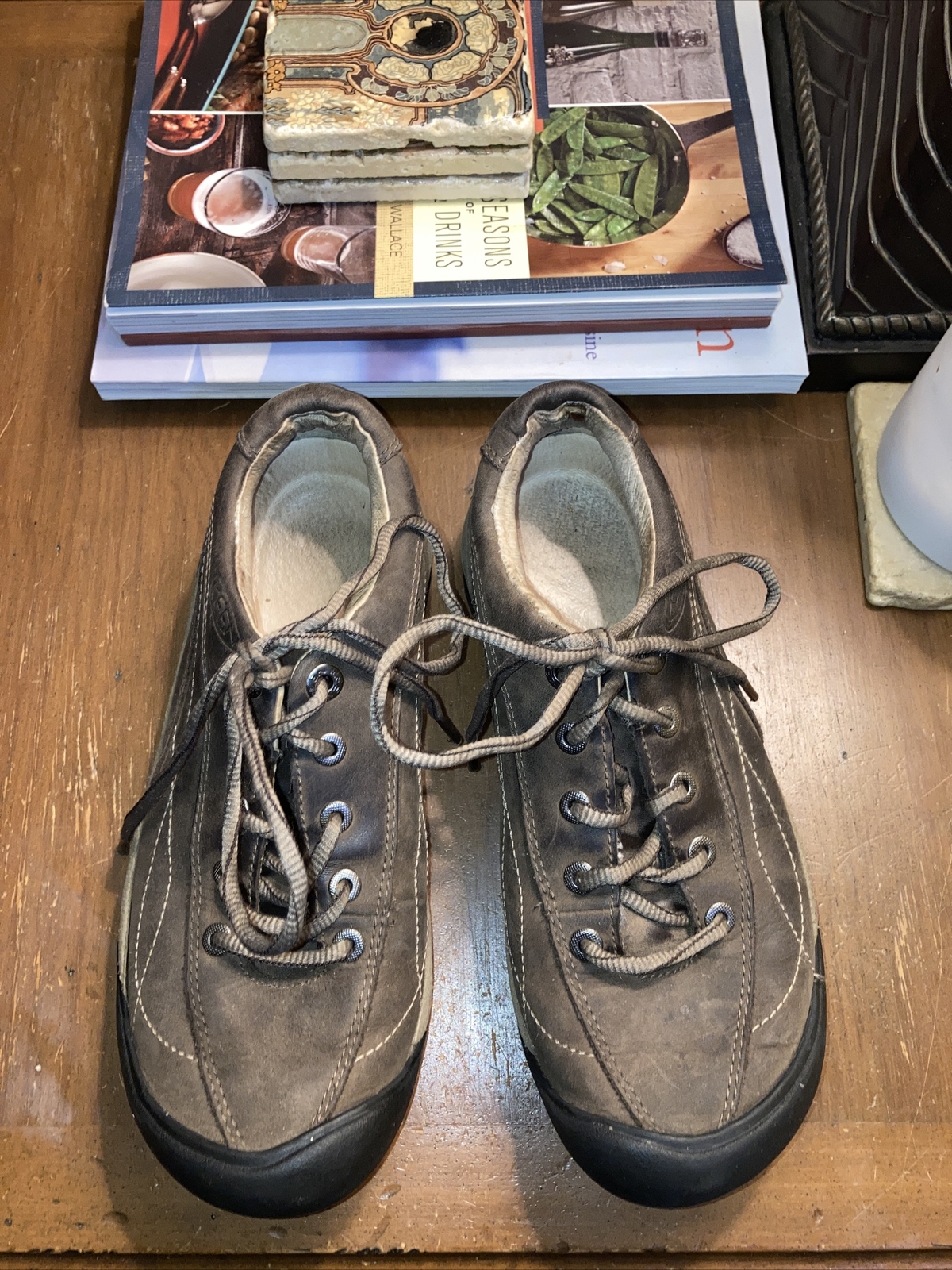 Scarpe da trekking da trekking da donna KEEN in pelle stringate top basse marroni US 7 VGUC