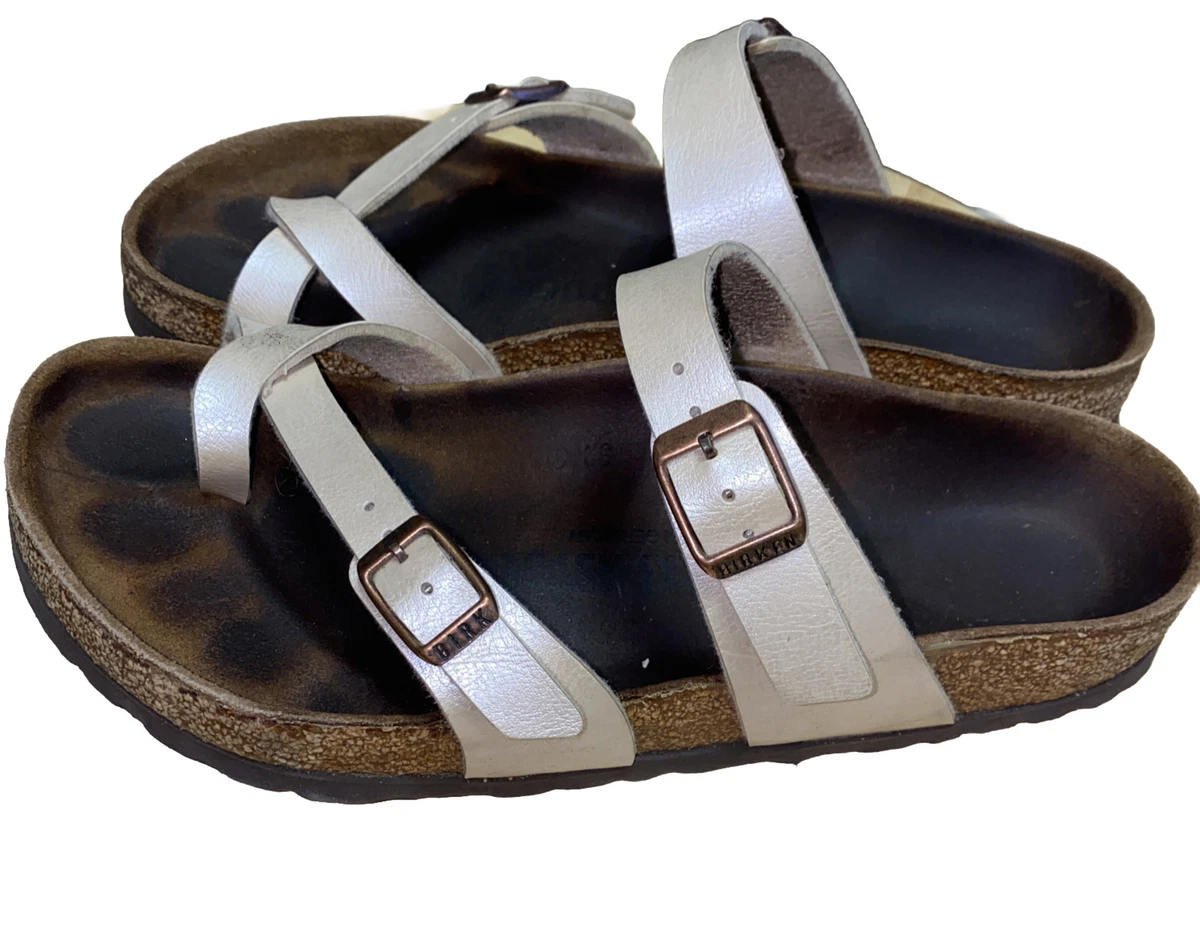 White strappy shop birkenstocks