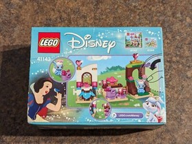 Lego 41143 Disney White Whisker Haven Berry's Kitchen (SEALED) & Belle's book