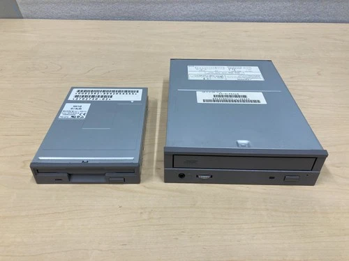 2000s Toshiba (XM-6401B) x32 CD-ROM Drive & Sony (MPF920-6) 3.5 Floppy Drive