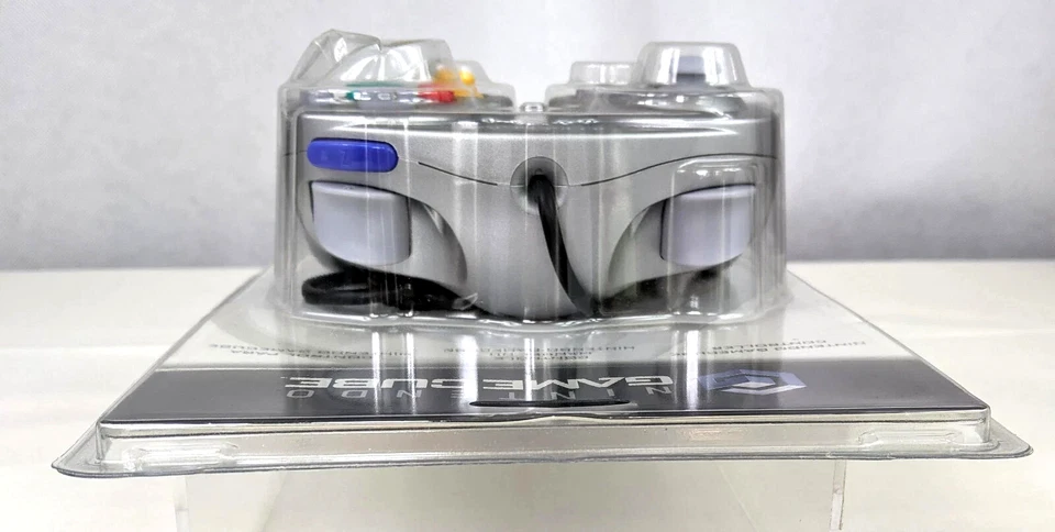 Nintendo GameCube Official Controller Platinum Silver *FACTORY SEALED/VINTAGE* - Image 3 of 4