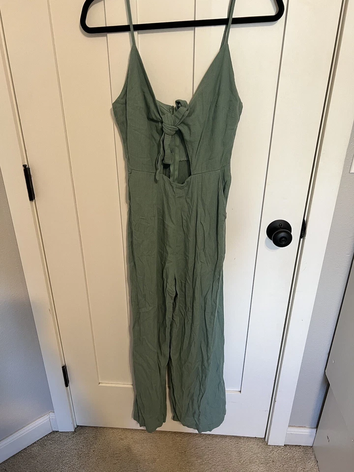 Showpo Wide Leg Spaghetti Strap Linen Blend Green Jumpsuit Size 4 with Pockets - Image 3 of 4