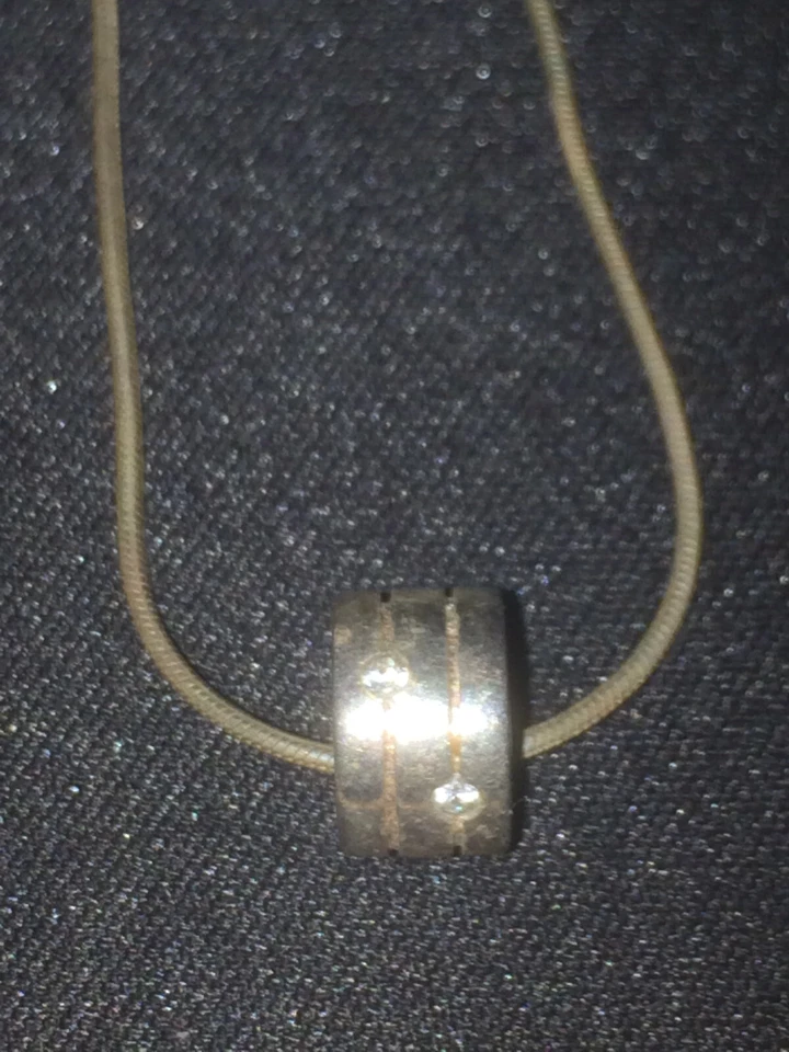 Cadena de serpiente de plata de ley 925 con sello completo vintage con colgante redondo de circonita cúbica Foto 2 de 4