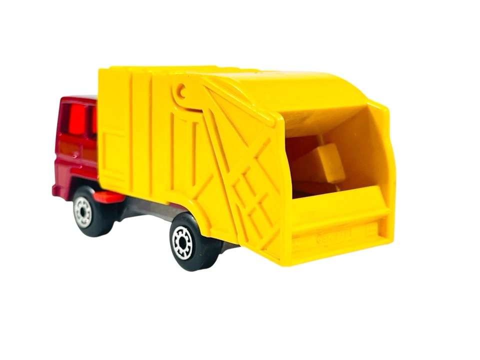 Matchbox Lesney Superfast MB36 Refuse Truck w/K Box - Image 3 of 4