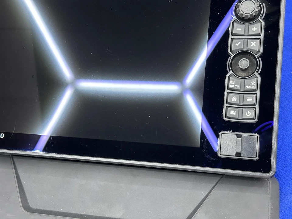 Humminbird Solix 10 MSI G2 Side Imaging Sonar Chartplotter Display - FOR PARTS - Image 3 of 4