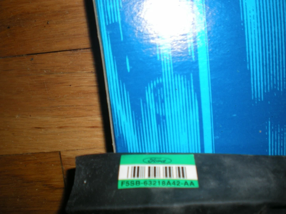 Actuador de pestillo de puerta delantera derecho Ford Thunderbird 1995 1996 nuevo de lote Foto 2 de 3