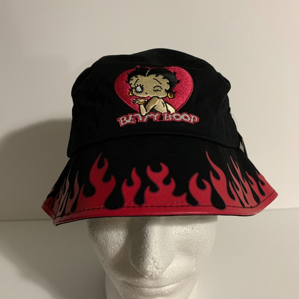 Angora Black Betty Boop Bucket Hat Black Betty Boop Bucket Hat: Personalized Vintage Style  main image 4