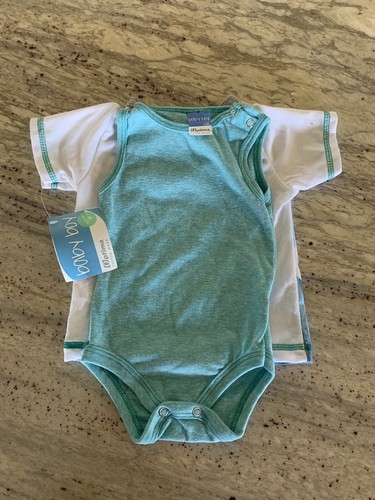 Tshirt And Onese 12 Months Baby Boy Shark Print New With Tags - Picture 3 of 7