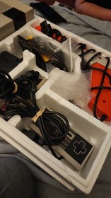  Consola NES Action Set - Con Zapper Naranja Y Juego