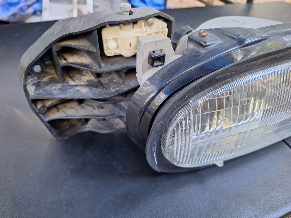 91-93 Nissan B13 NX NX2000 NX1600 100NX Headlamp Headlight Right Side OEM Genuin - Image 3 of 4