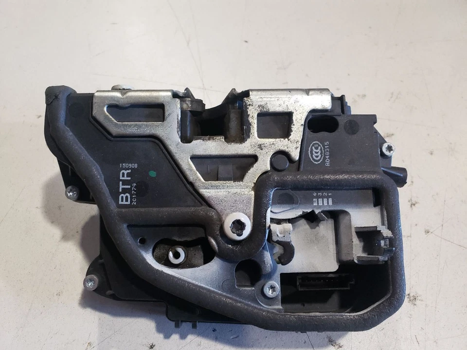 Right Front Door Lock Actuator - 2009 BMW 135I E82 Coupe - OEM - Image 4 of 4